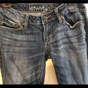 BullHead Women’s Jeans Laguna Bootcut 5L (Waist 27”& Inseam 32”) In GUC